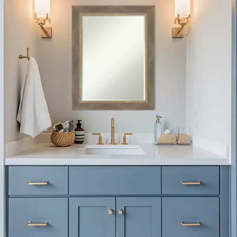 Specchio da Parete da Bagno Smussato in Legno Driftwood Tan Petite 28.75 x 22.75 pollici